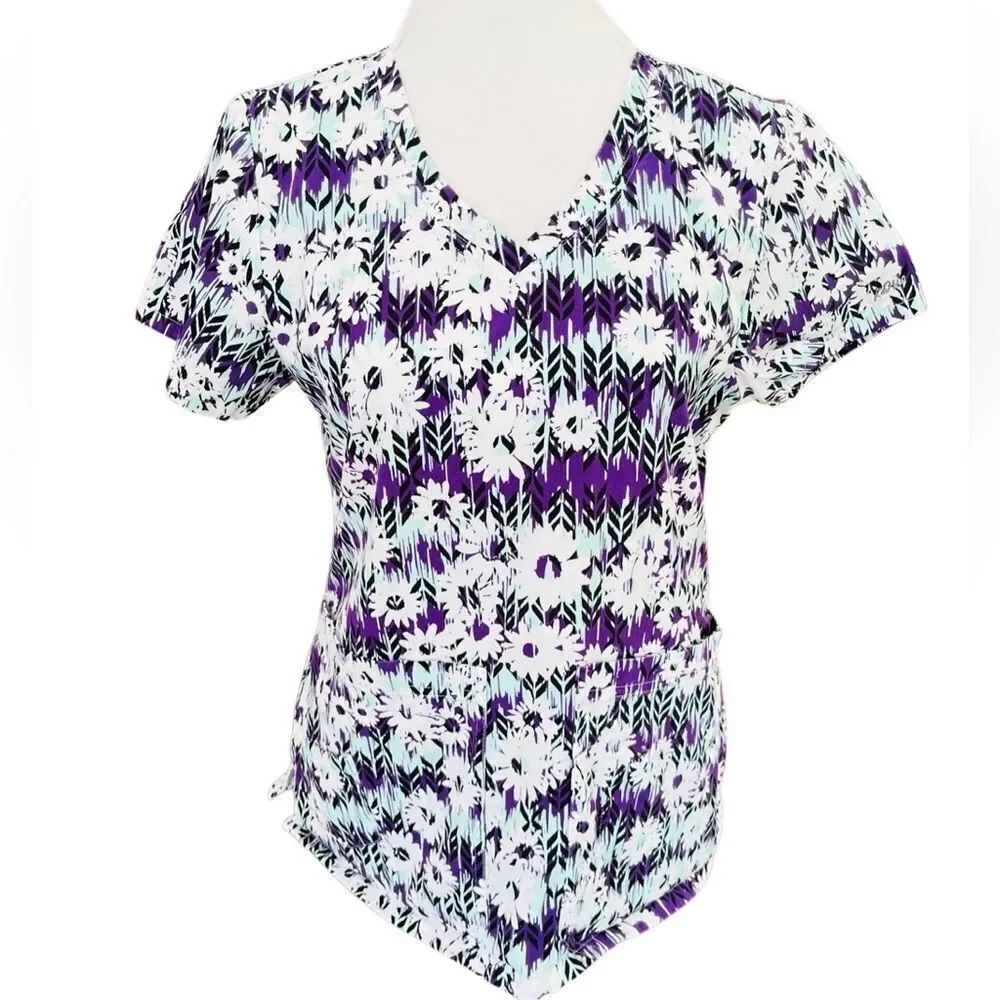 Barco KD110™ The Camy Print Scrub Top, Wild Daisy print size XS.